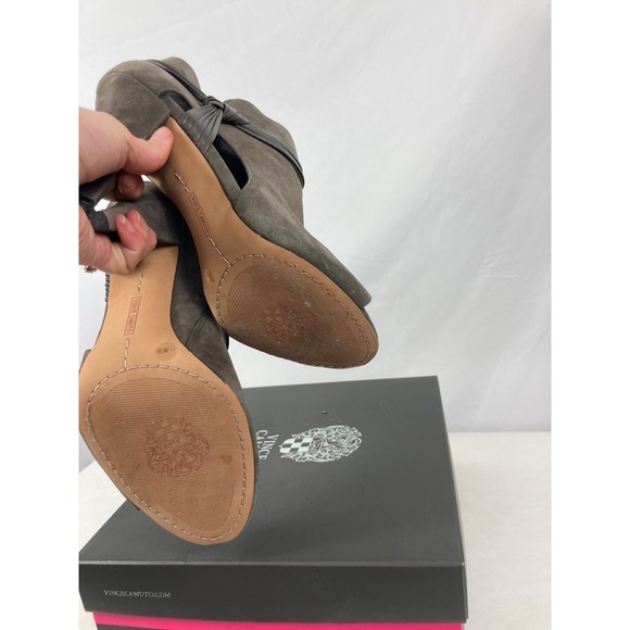 Vince Camuto Annavay Peep Toe Bootie Suede Cut Out Ankle Boot Shady Grey 8.5M - Picture 7 of 7